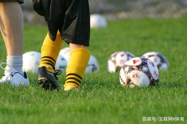 大二女孩为缴学费“取钱”被调查，母亲面临亲戚斥责